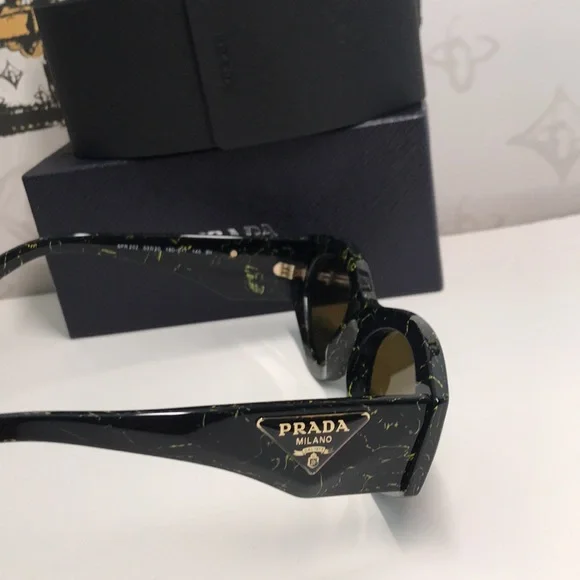 New Authentic Prada SPR 20Z Acetate Oval Symbole Sunglass 